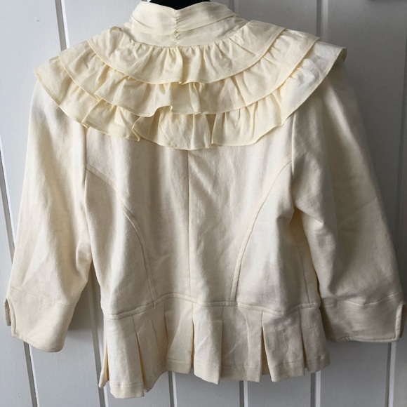 Cream cropped Blazer Jacket - Picture 2 of 3